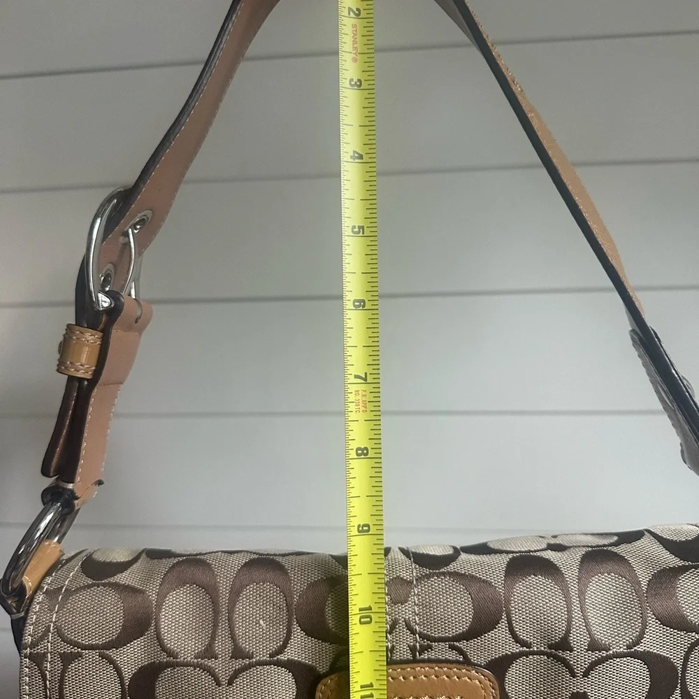 Coach Brown and Tan Signature SoHo Buckle Shoulder Bag y2k d1067-f15668 - Picture 14 of 16